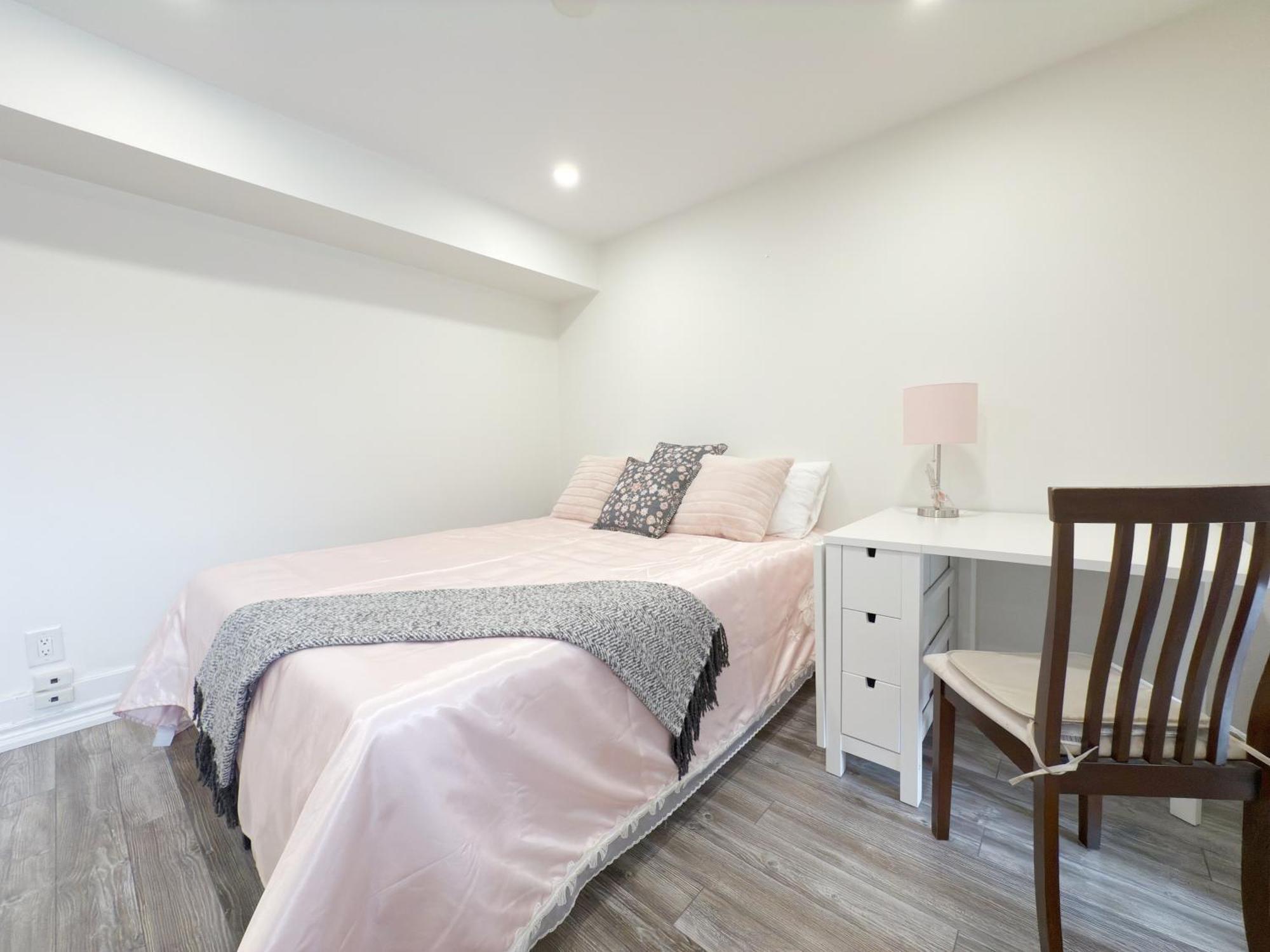 Cozy Room With Private Bath Near Don Mills Subway Торонто Экстерьер фото