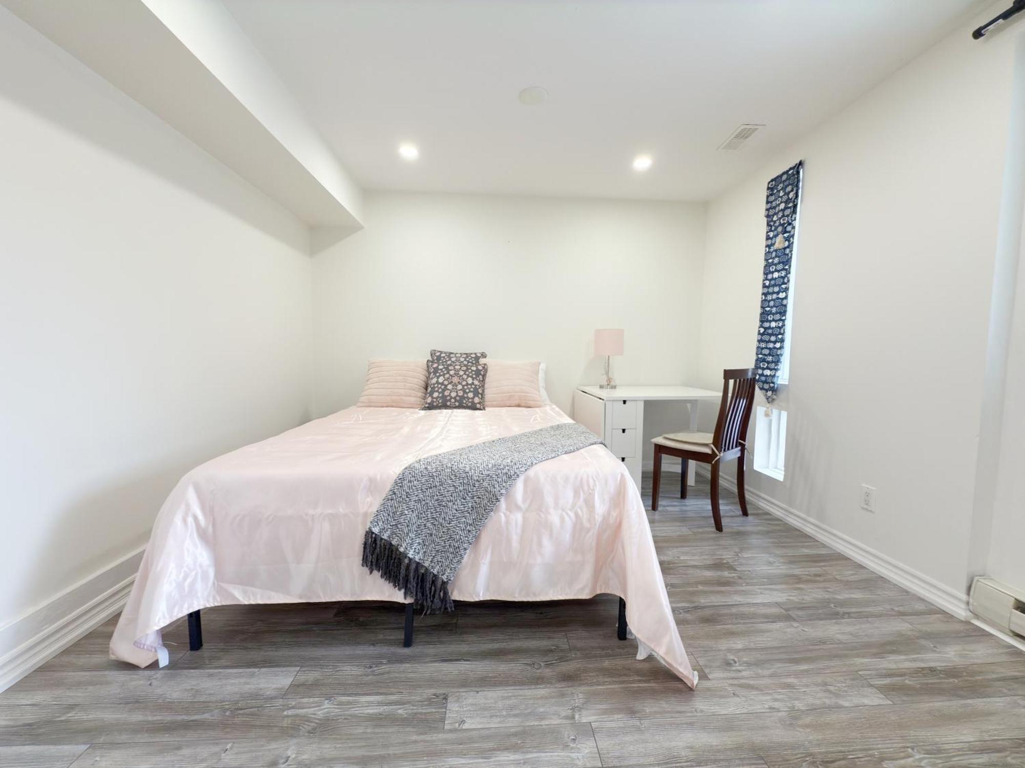 Cozy Room With Private Bath Near Don Mills Subway Торонто Экстерьер фото