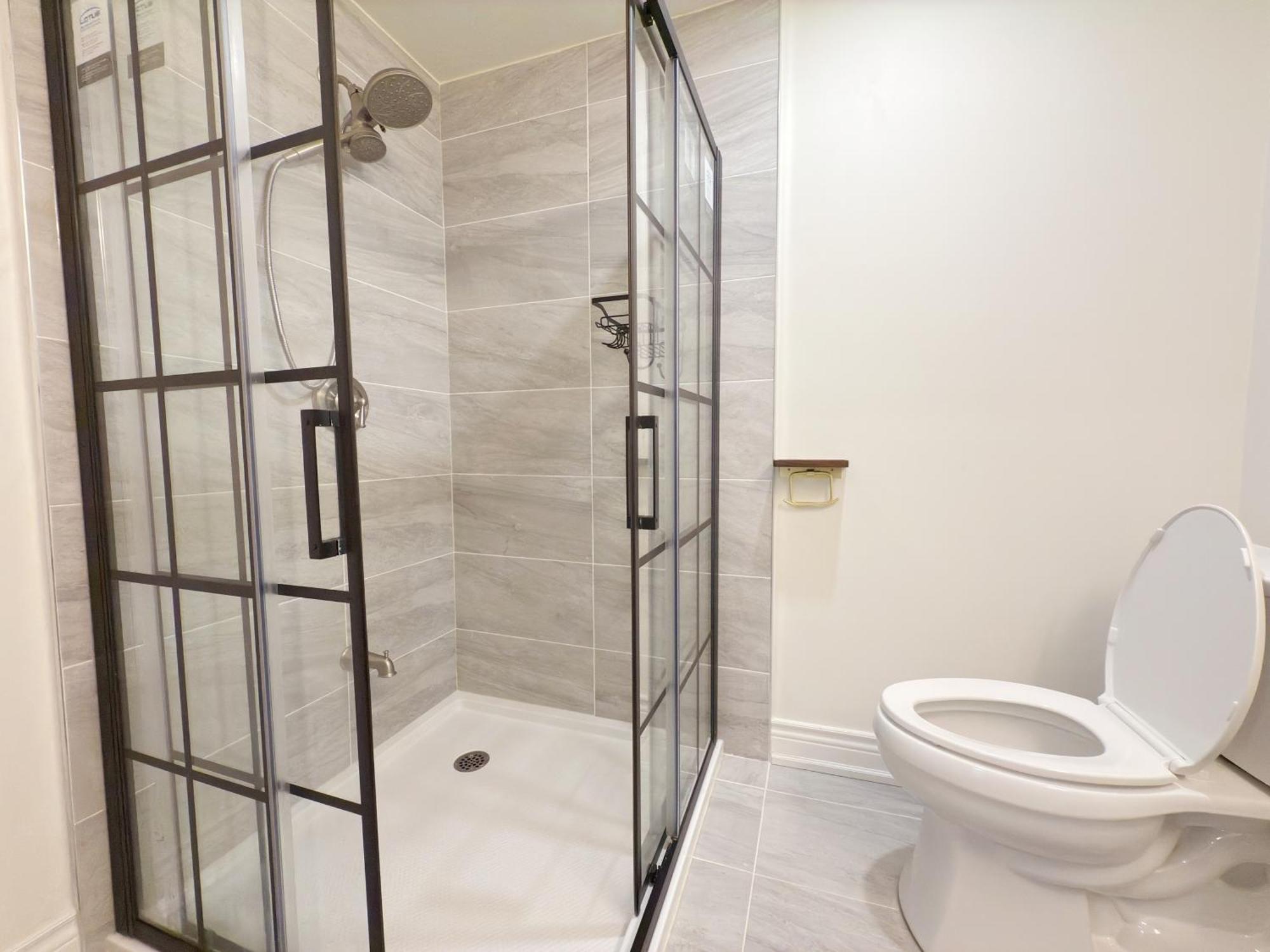 Cozy Room With Private Bath Near Don Mills Subway Торонто Экстерьер фото